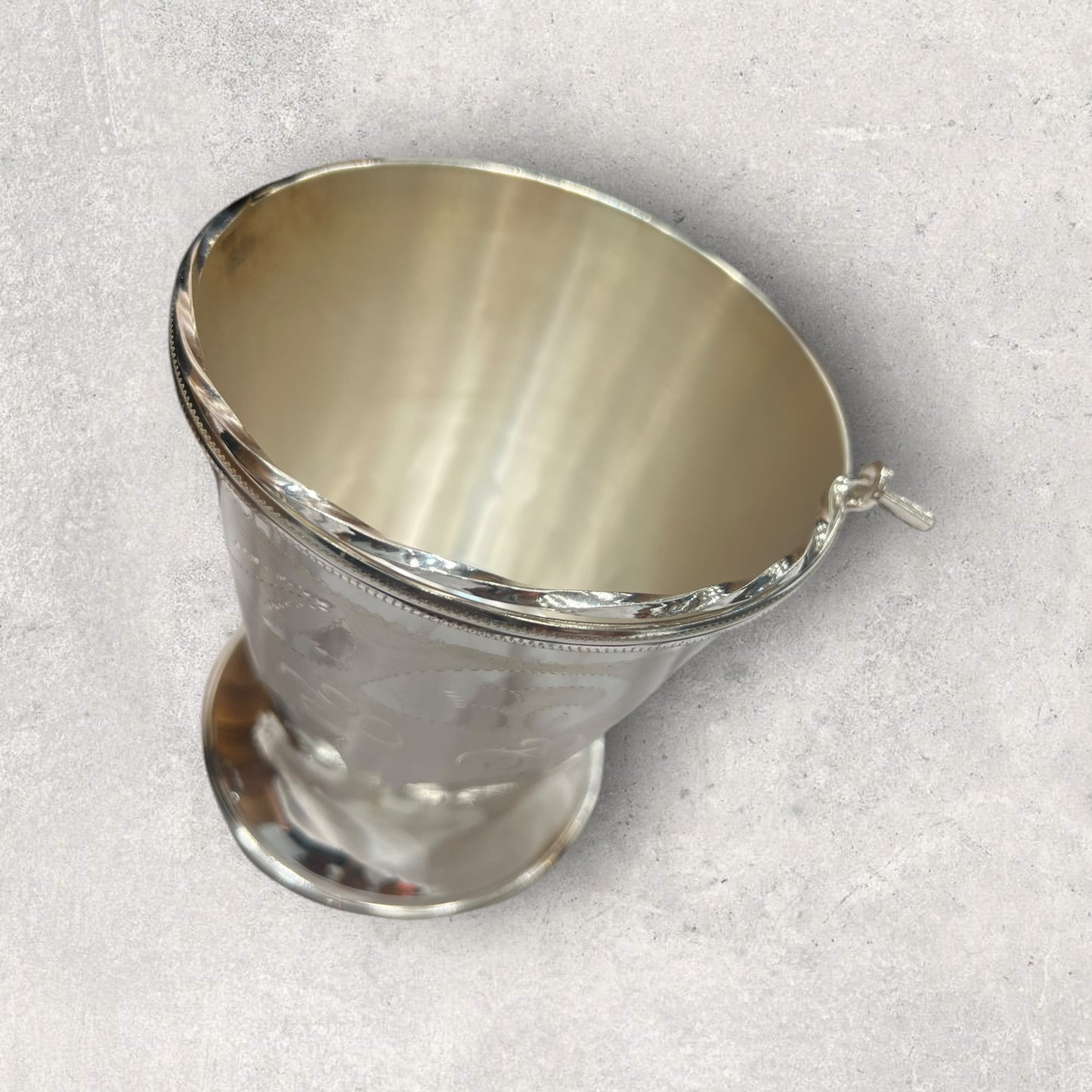 Design engraved bucket