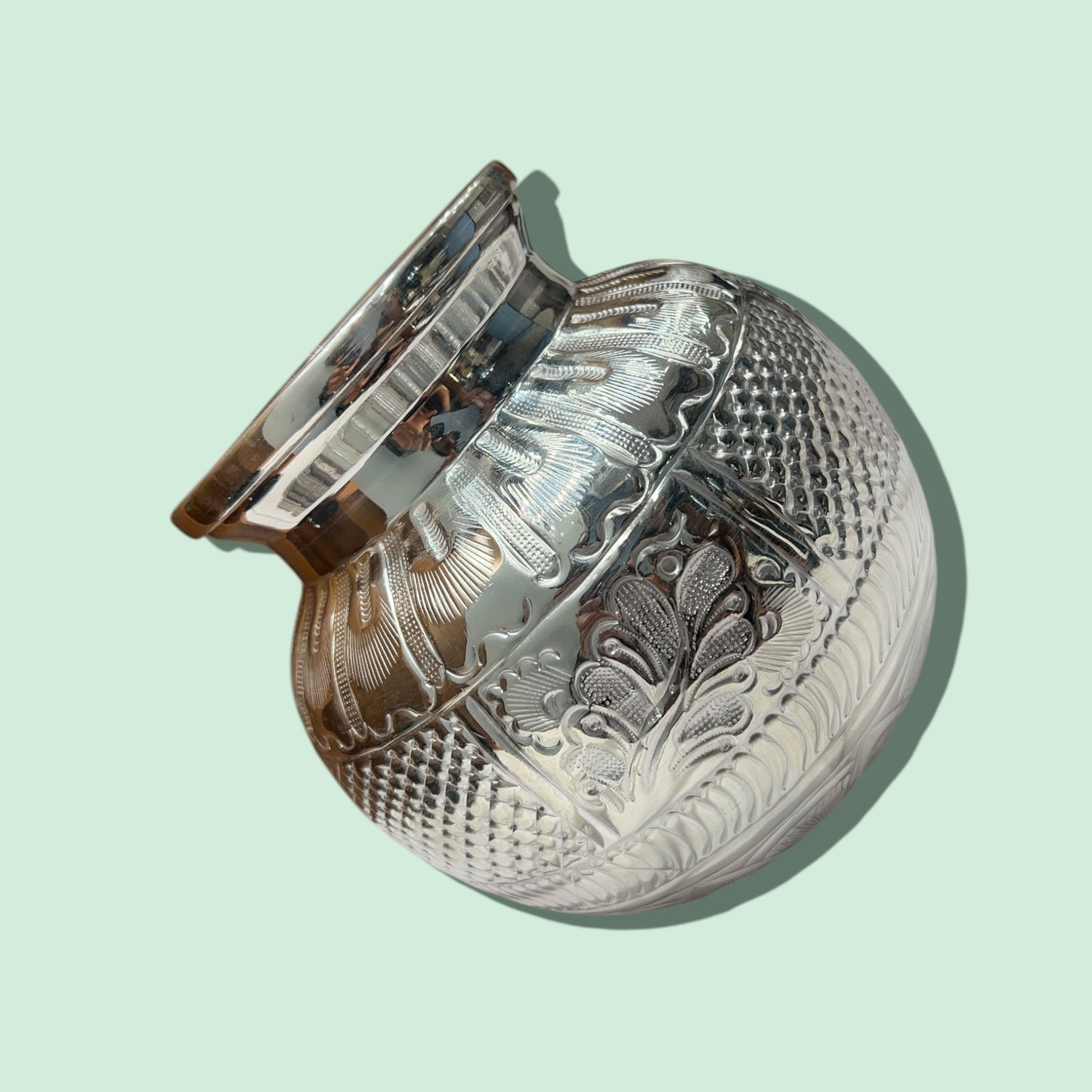 NAKSHI round bindi