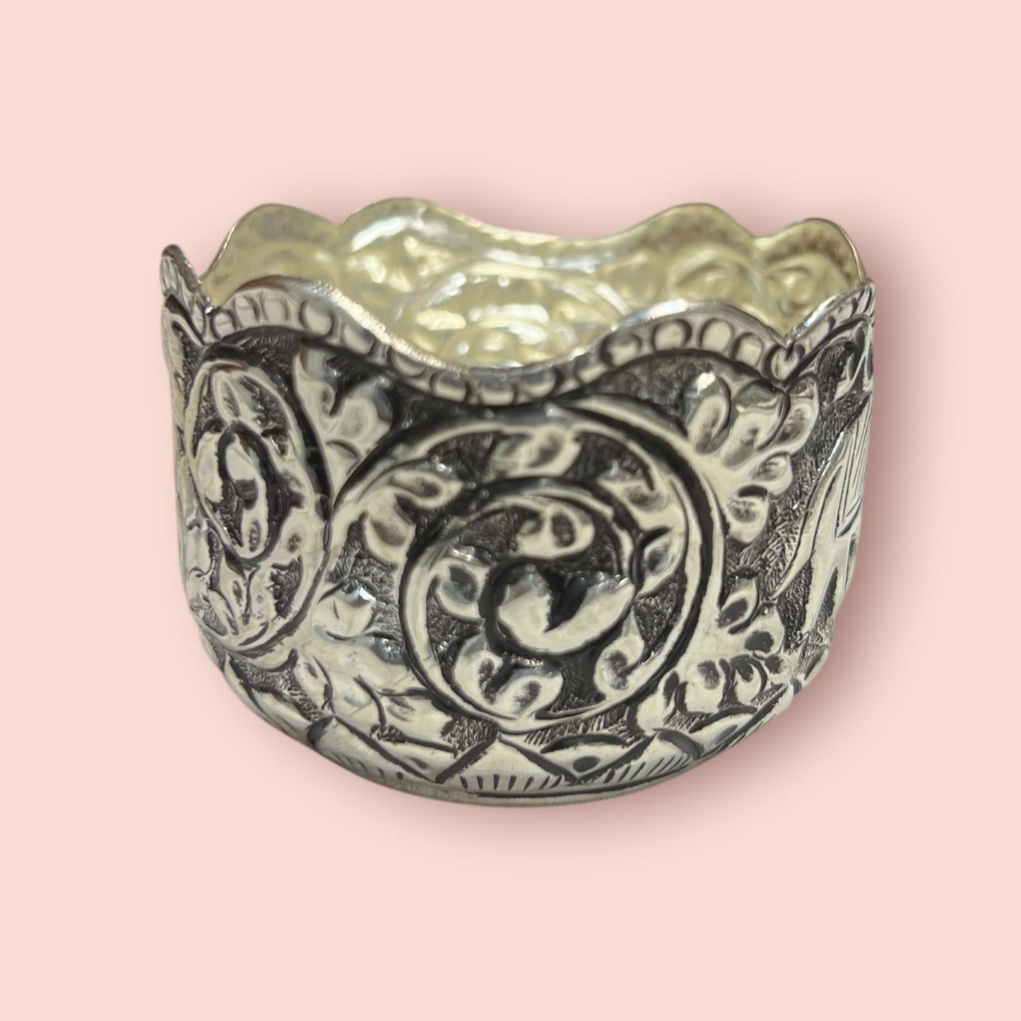 ANTIQUE BOWL (R)