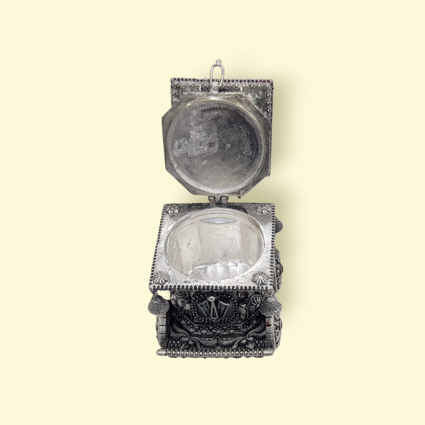 Emerald Antique Stone Kumkum Bharani