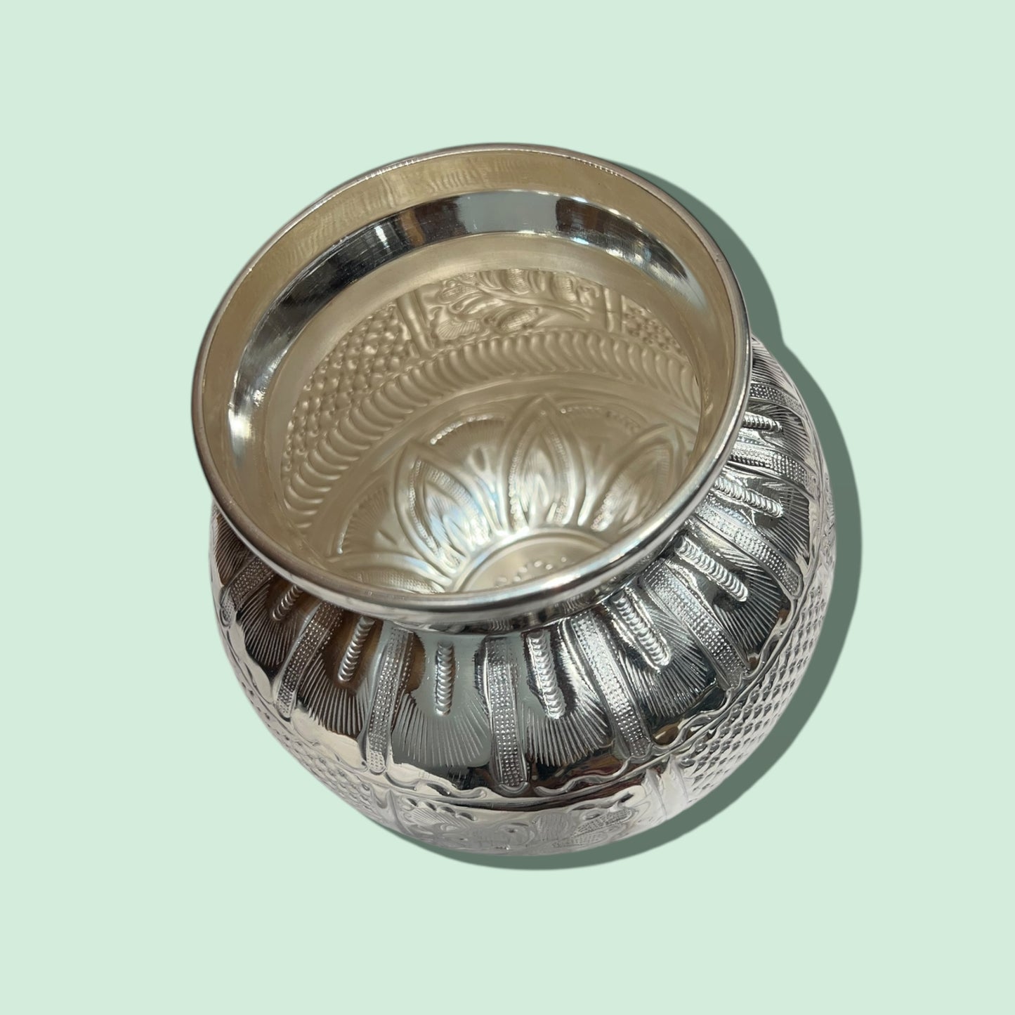 NAKSHI round bindi