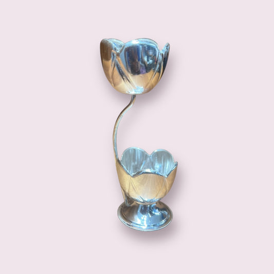 SILVER LILLY STAND