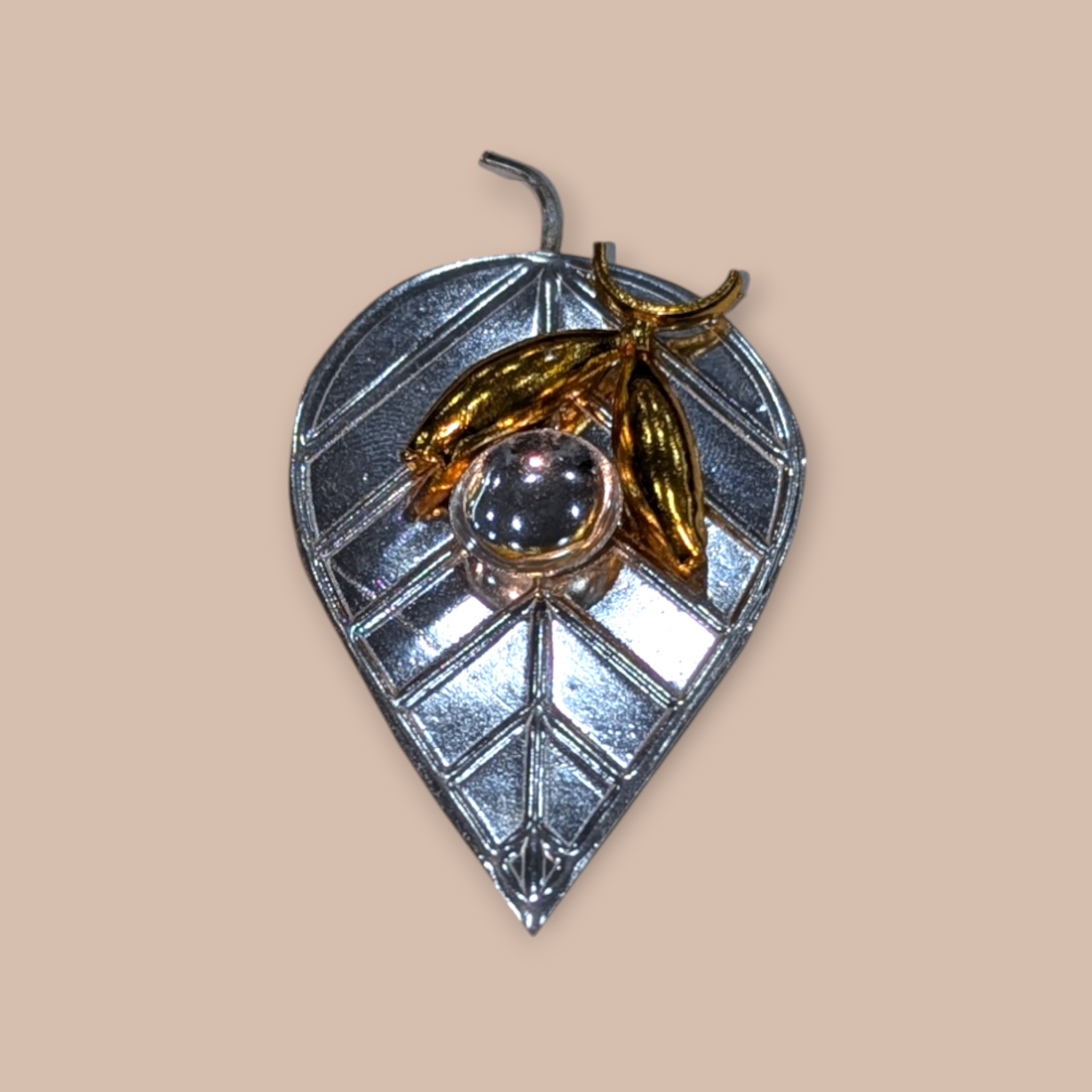 Silver Akuvakka With Gold Coated Banana